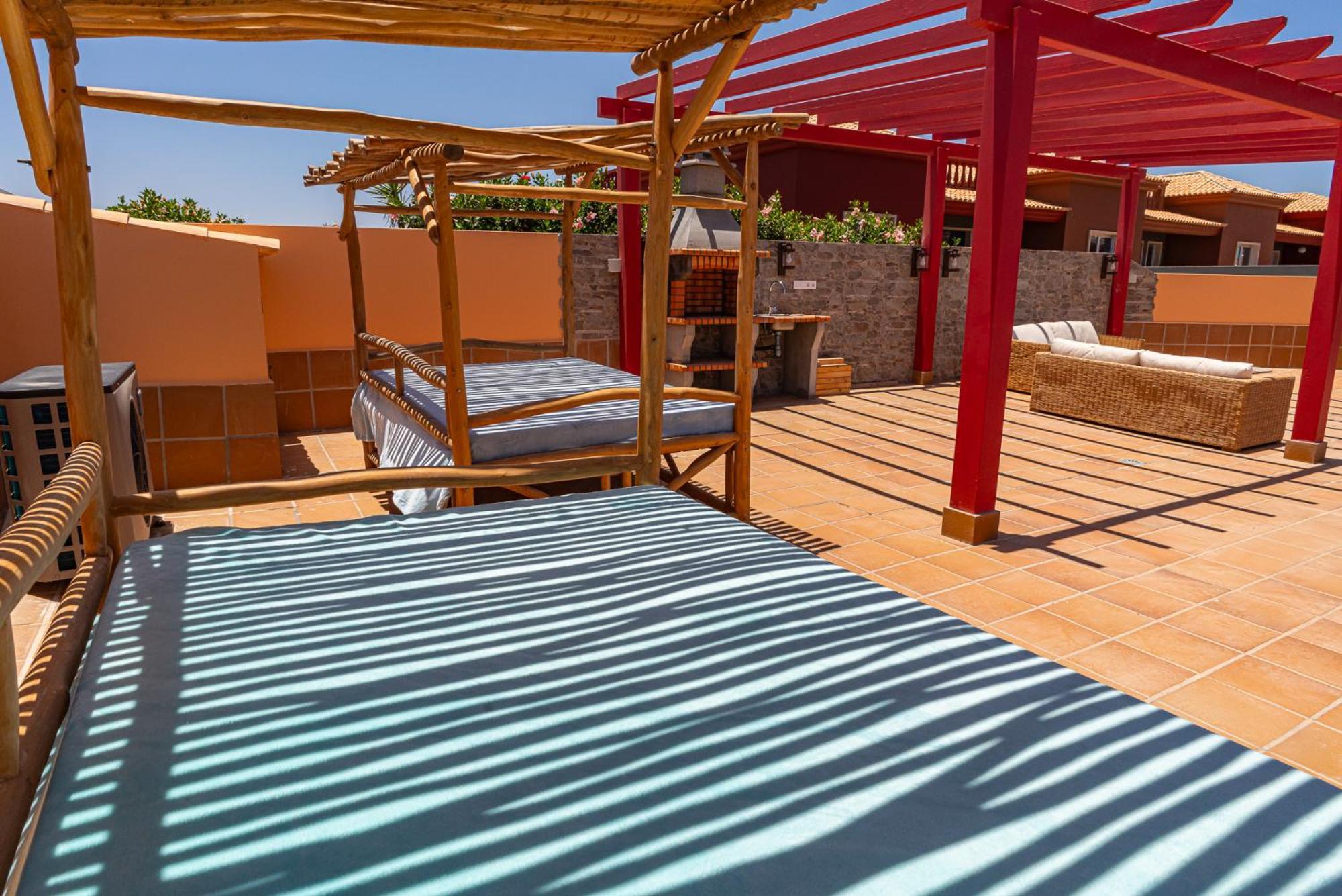 Villa Oceana - Cliffside Retreat
