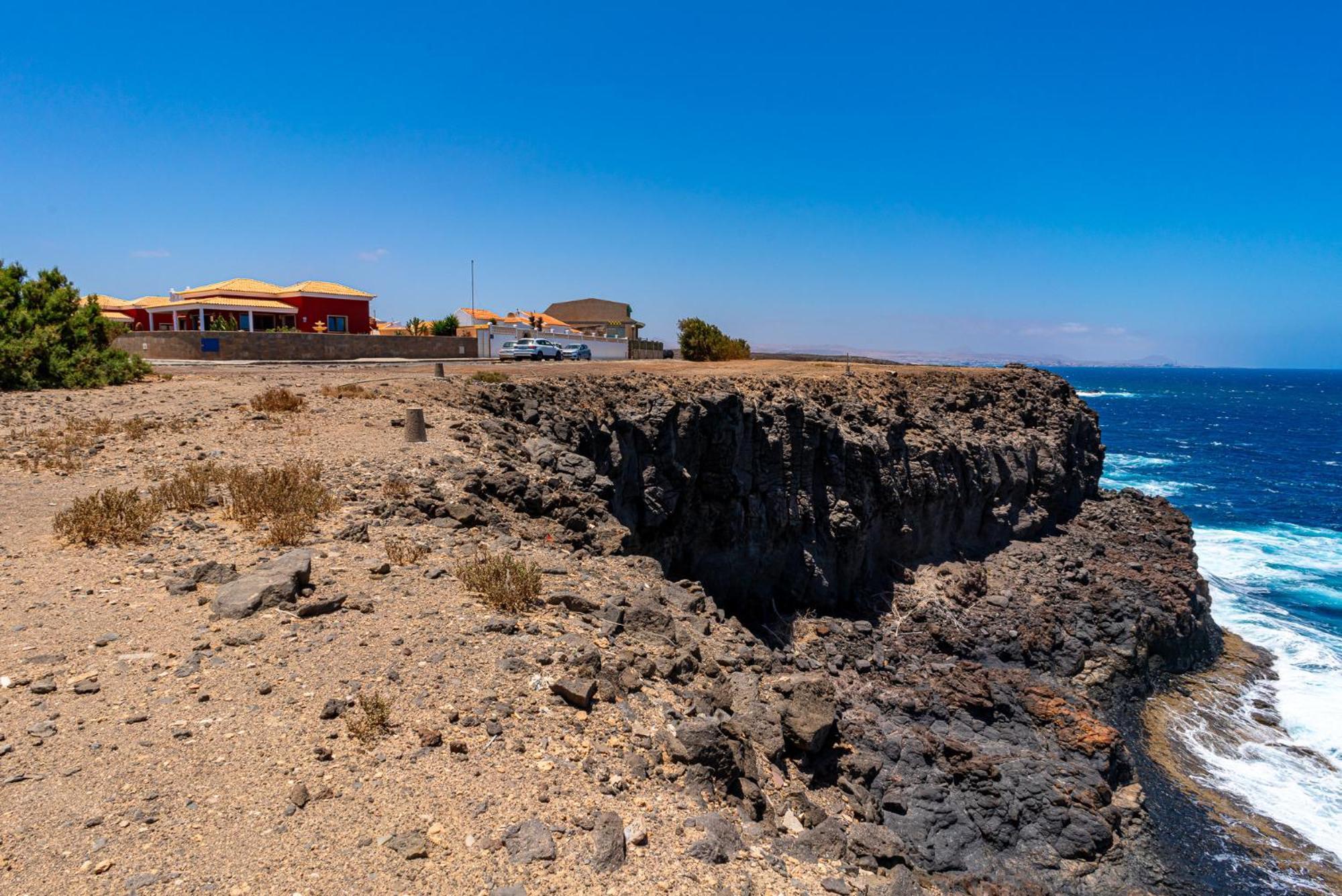 Oceana - Cliffside Retreat
