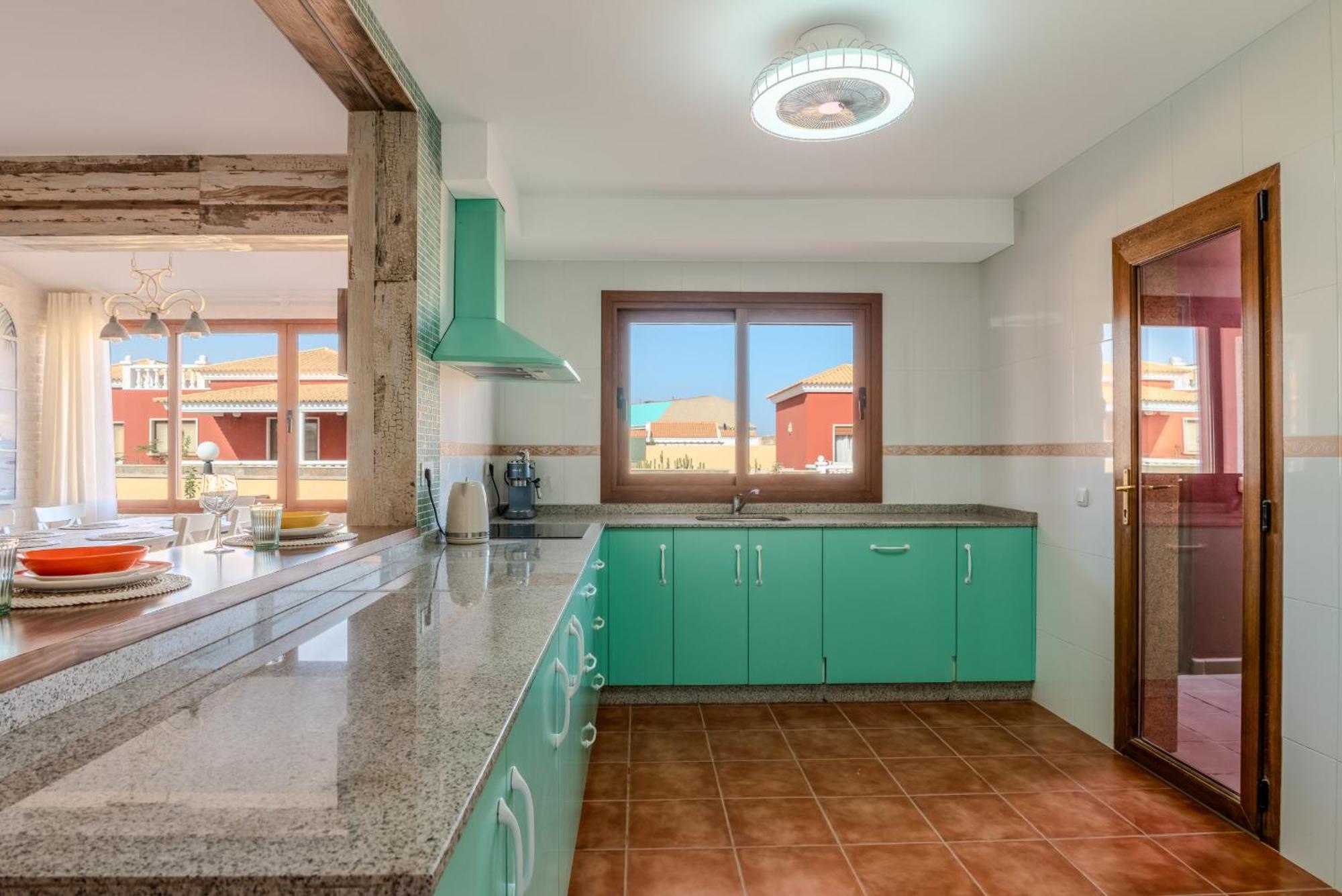 Villa Oceana - Cliffside Retreat *