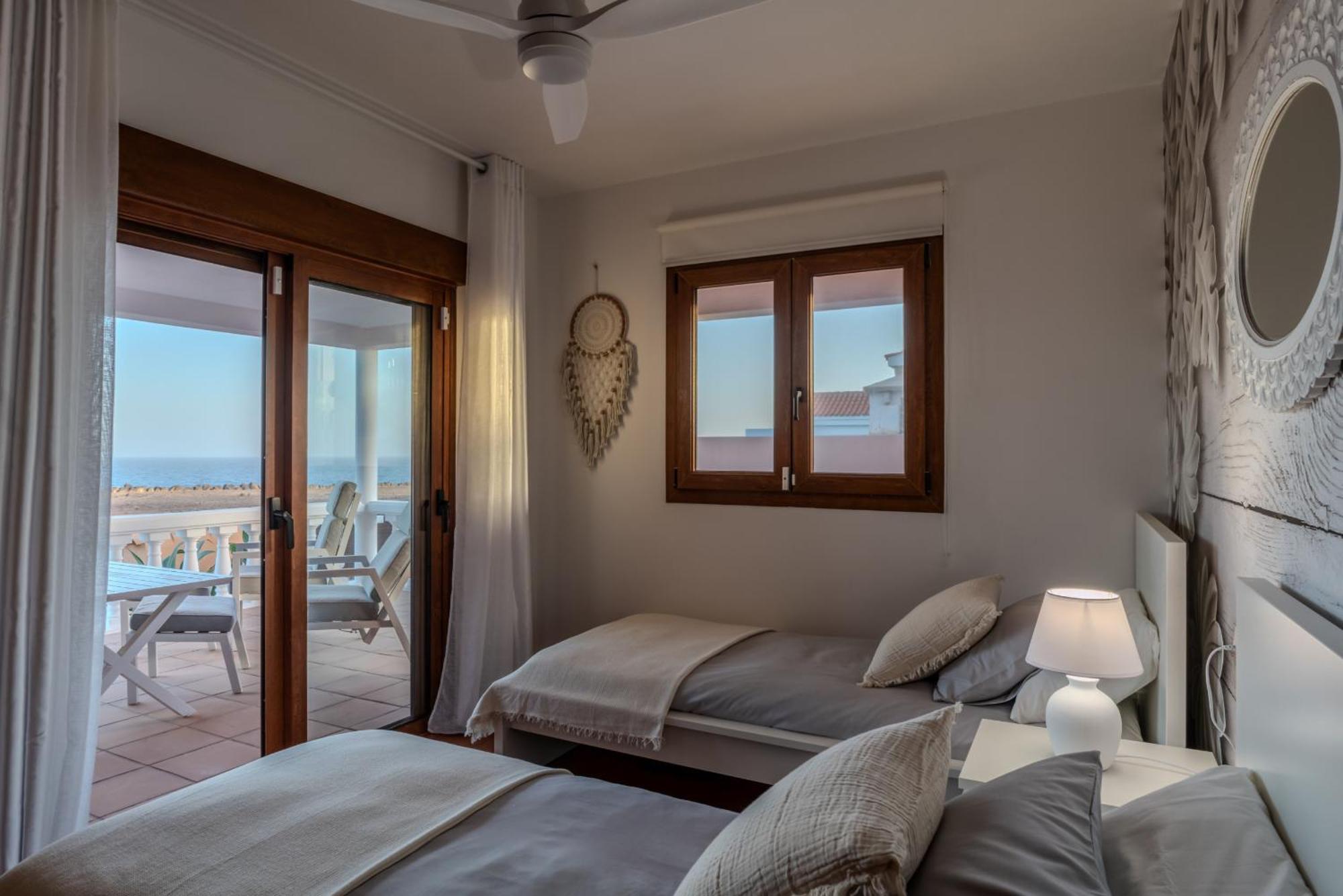 Villa Oceana - Cliffside Retreat Costa De Antigua
