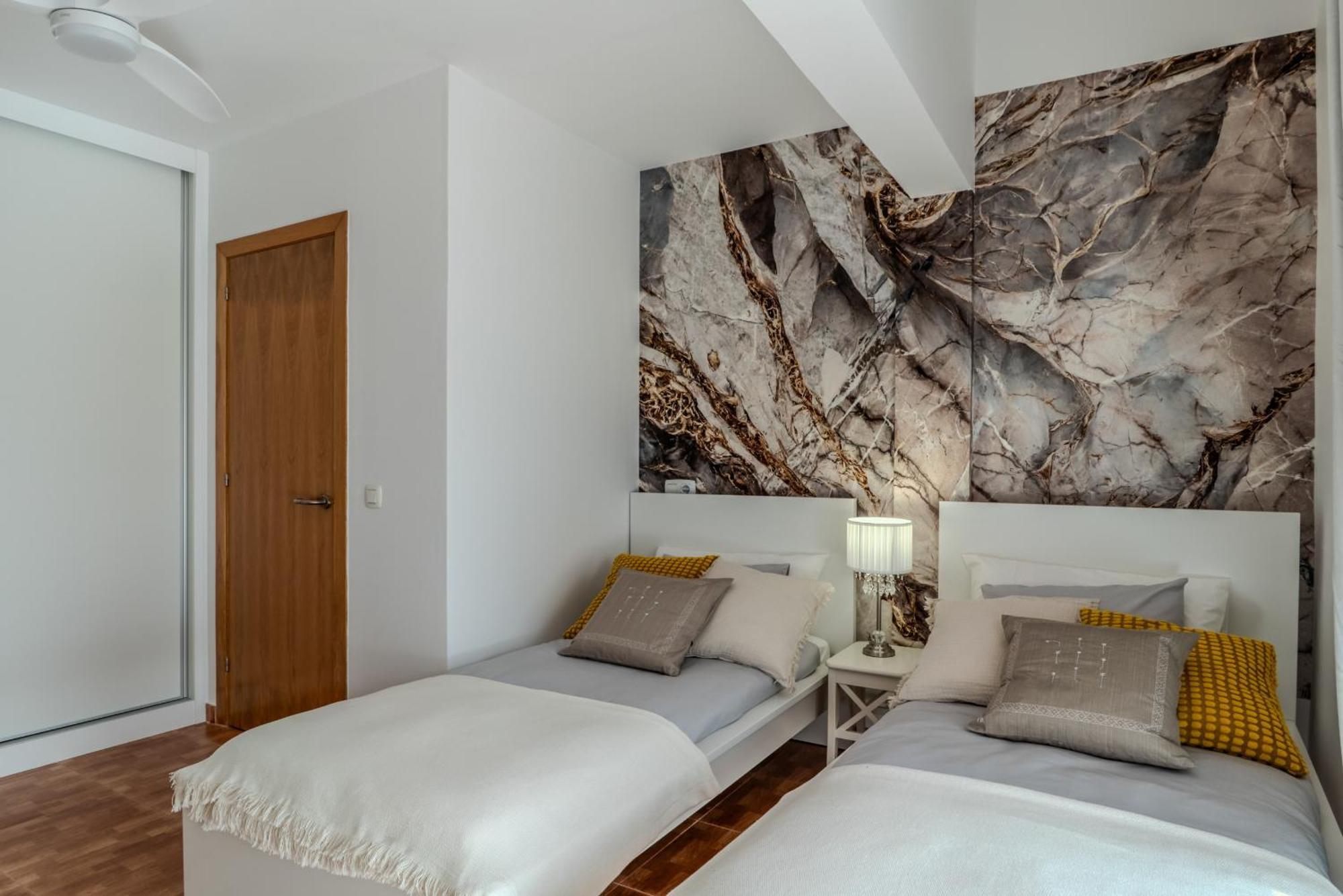 Oceana - Cliffside Retreat *